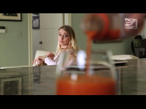 ❤️ Fata sexy cu sâni mari și păsărica strâmtă primește pula de la un ratat, dar foarte tare ❤️  at us ️❤