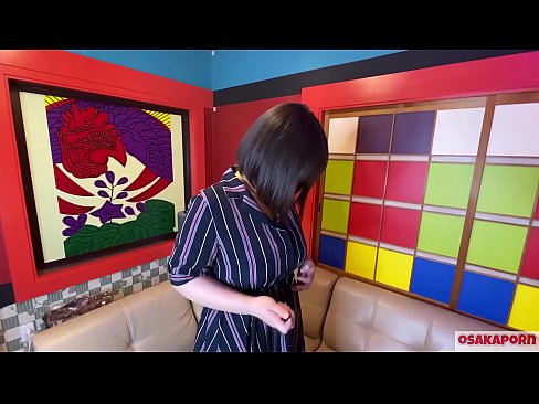 ❤️ Drăguță japoneză cu sâni mari se masturbează cu jucării sexuale și are un orgasm. Ea vorbește într-un interviu despre experiența ei de futut. Țâțe uriașe și păsărica păroasă gemând tare. Osakaporn ❤️  at us ️❤